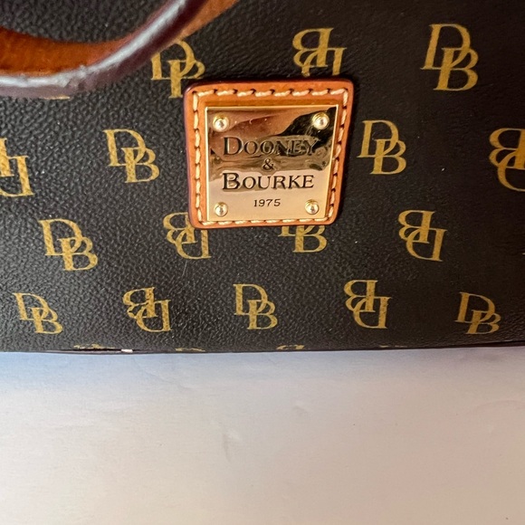 Large Dooney & Bourke Crossbody Satchel - Picture 2 of 8